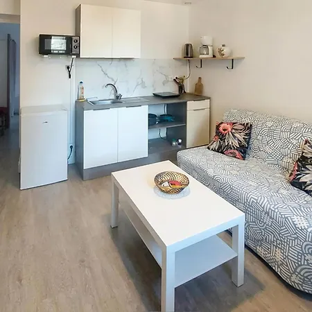 1 Bedroom Beautiful In Berck